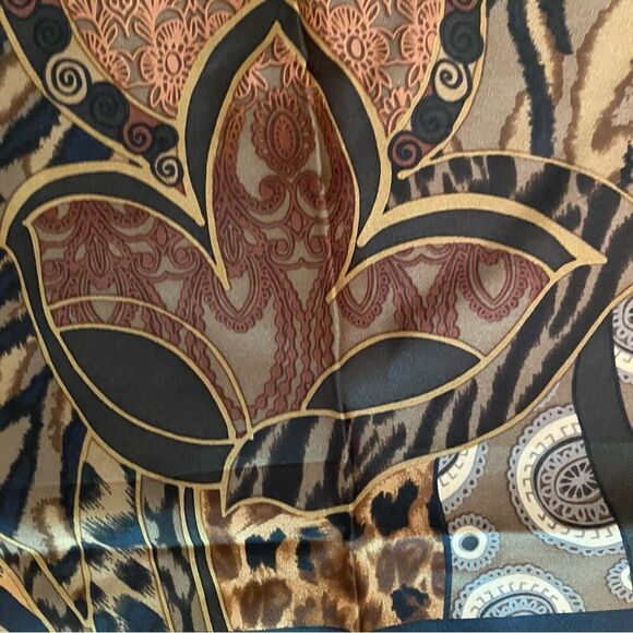 Adrienne Landau Studio Large Signed Silk Scarf - Picture 3 of 3